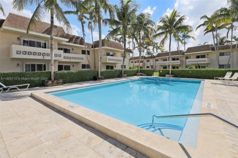Condo in Palmetto Bay, Florida, 2 bedrooms  № 1689245 - photo 29