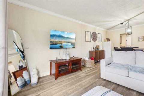 Condo in Palmetto Bay, Florida, 2 bedrooms  № 1689245 - photo 7