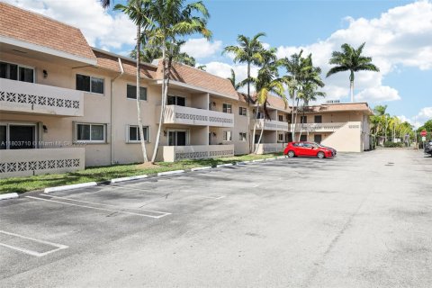 Condo in Palmetto Bay, Florida, 2 bedrooms  № 1689245 - photo 5