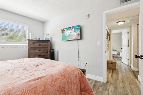Condo in Palmetto Bay, Florida, 2 bedrooms  № 1689245 - photo 15