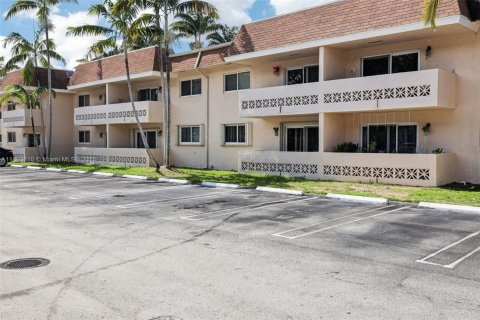 Condo in Palmetto Bay, Florida, 2 bedrooms  № 1689245 - photo 4