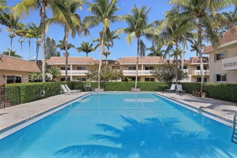 Condo in Palmetto Bay, Florida, 2 bedrooms  № 1689245 - photo 28