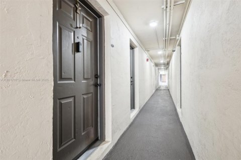 Condo in Palmetto Bay, Florida, 2 bedrooms  № 1689245 - photo 3