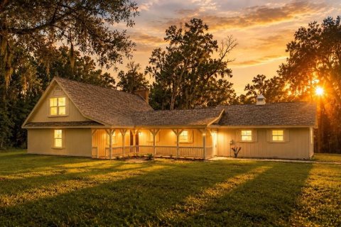 House in Brooksville, Florida 3 bedrooms, 239.59 sq.m. № 2302524 - photo 2