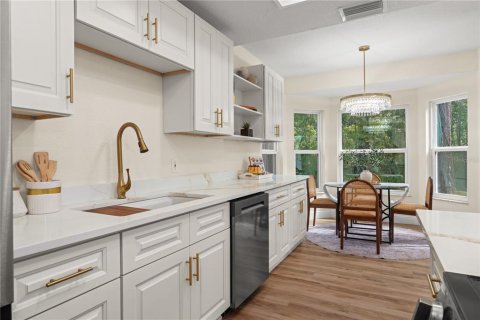 House in Brooksville, Florida 3 bedrooms, 239.59 sq.m. № 2302524 - photo 24
