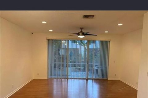 Townhouse in Boynton Beach, Florida 3 bedrooms, 139.54 sq.m. № 2083216 - photo 3