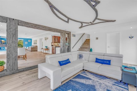 Casa en venta en Big Pine Key, Florida, 3 dormitorios, 230.96 m2 № 1985847 - foto 12