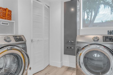 Casa en venta en Big Pine Key, Florida, 3 dormitorios, 230.96 m2 № 1985847 - foto 23