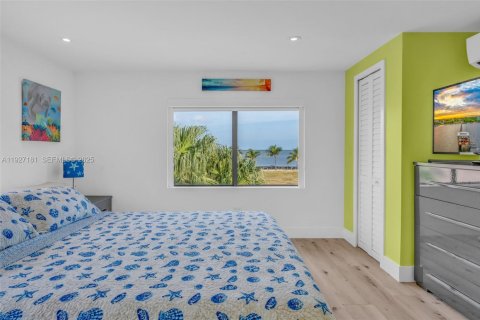 Casa en venta en Big Pine Key, Florida, 3 dormitorios, 230.96 m2 № 1985847 - foto 24