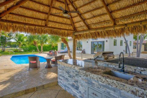 Casa en venta en Big Pine Key, Florida, 3 dormitorios, 230.96 m2 № 1985847 - foto 5