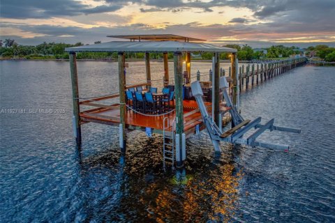 Casa en venta en Big Pine Key, Florida, 3 dormitorios, 230.96 m2 № 1985847 - foto 7