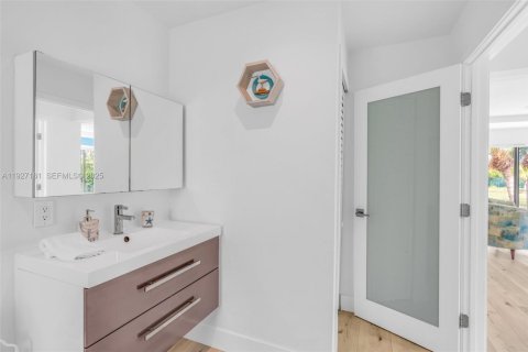 Casa en venta en Big Pine Key, Florida, 3 dormitorios, 230.96 m2 № 1985847 - foto 22