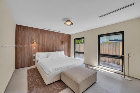 Casa en alquiler en Miami Beach, Florida, 4 dormitorios, 269.42 m2 № 2031863 - foto 30