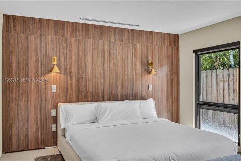 Casa en alquiler en Miami Beach, Florida, 4 dormitorios, 269.42 m2 № 2031863 - foto 29