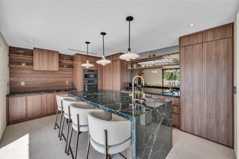 Casa en alquiler en Miami Beach, Florida, 4 dormitorios, 269.42 m2 № 2031863 - foto 4