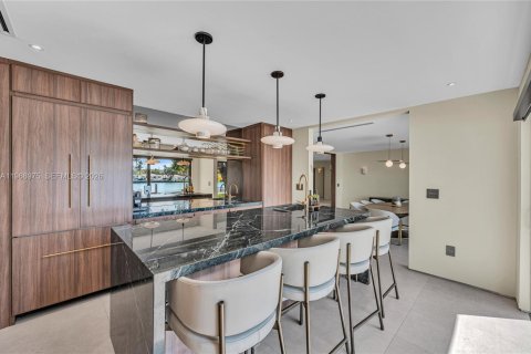 Casa en alquiler en Miami Beach, Florida, 4 dormitorios, 269.42 m2 № 2031863 - foto 7