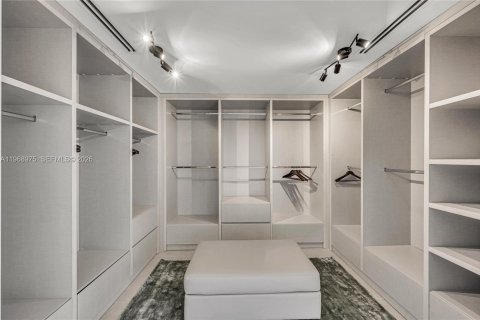 Casa en alquiler en Miami Beach, Florida, 4 dormitorios, 269.42 m2 № 2031863 - foto 27