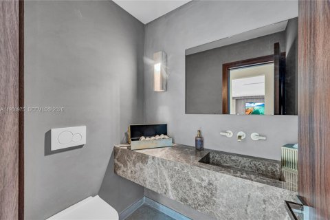 Casa en alquiler en Miami Beach, Florida, 4 dormitorios, 269.42 m2 № 2031863 - foto 18