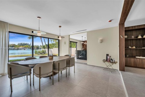 Casa en alquiler en Miami Beach, Florida, 4 dormitorios, 269.42 m2 № 2031863 - foto 14