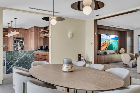 Casa en alquiler en Miami Beach, Florida, 4 dormitorios, 269.42 m2 № 2031863 - foto 15
