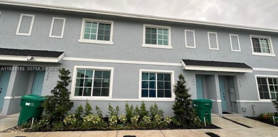 Touwnhouse à Florida City, Floride 3 chambres, 128.21 m2 № 1996385