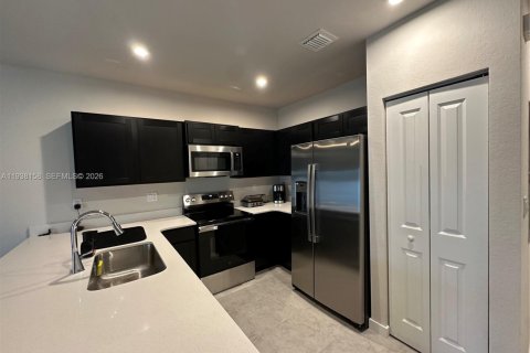 Adosado en alquiler en Florida City, Florida, 3 dormitorios, 128.21 m2 № 1996385 - foto 3