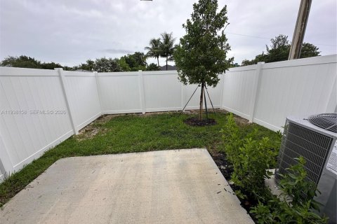 Adosado en alquiler en Florida City, Florida, 3 dormitorios, 128.21 m2 № 1996385 - foto 11