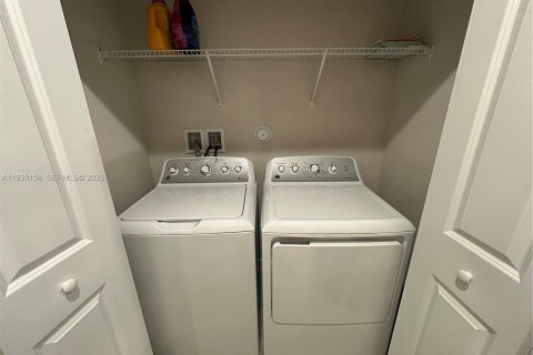 Adosado en alquiler en Florida City, Florida, 3 dormitorios, 128.21 m2 № 1996385 - foto 10