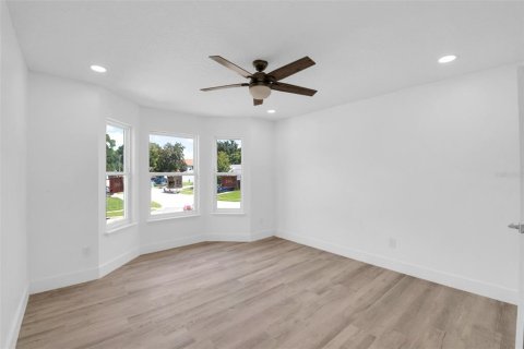 House in Lake Mary, Florida 4 bedrooms, 199.93 sq.m. № 1909873 - photo 25