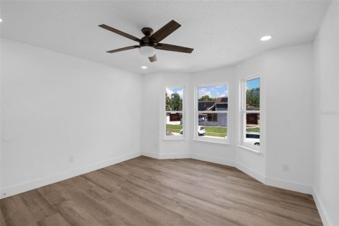 House in Lake Mary, Florida 4 bedrooms, 199.93 sq.m. № 1909873 - photo 21