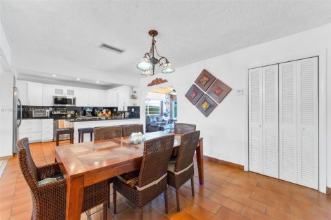 Villa ou maison à vendre à Miami, Floride: 3 chambres, 165.55 m2 № 1859011 - photo 16
