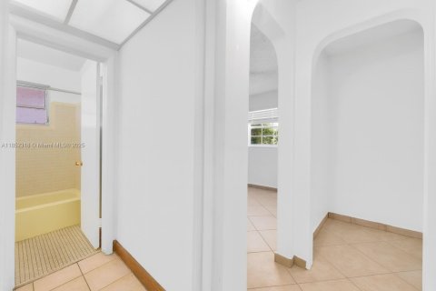Villa ou maison à vendre à Miami, Floride: 3 chambres, 165.55 m2 № 1859011 - photo 7
