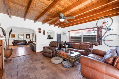 Villa ou maison à vendre à Miami, Floride: 3 chambres, 165.55 m2 № 1859011 - photo 24