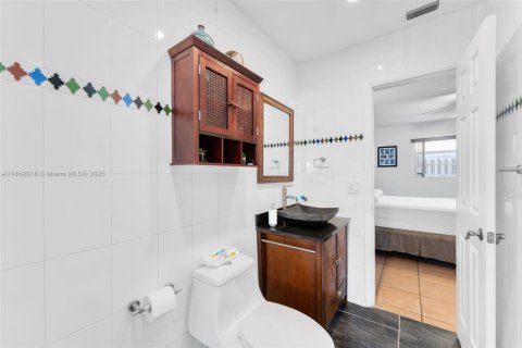 Villa ou maison à vendre à Miami, Floride: 3 chambres, 165.55 m2 № 1859011 - photo 25