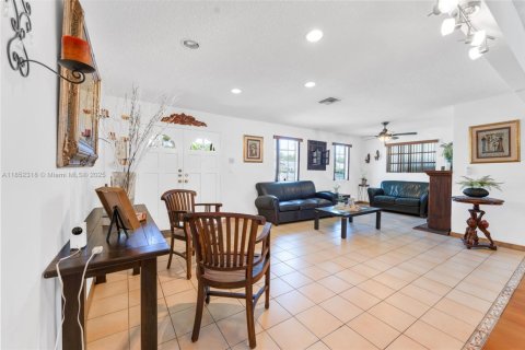 Villa ou maison à vendre à Miami, Floride: 3 chambres, 165.55 m2 № 1859011 - photo 12