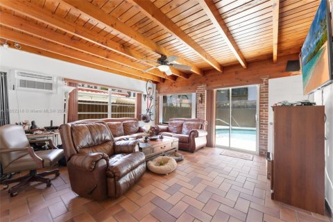 Villa ou maison à vendre à Miami, Floride: 3 chambres, 165.55 m2 № 1859011 - photo 22