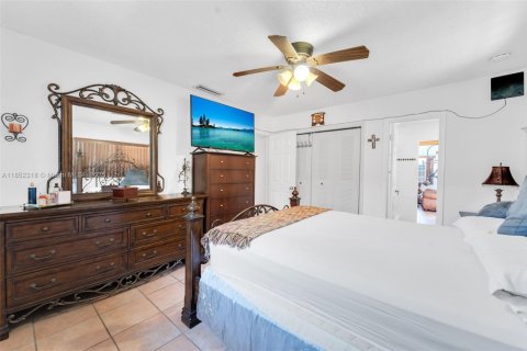 Villa ou maison à vendre à Miami, Floride: 3 chambres, 165.55 m2 № 1859011 - photo 27
