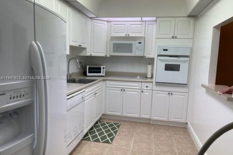Condo in Sunny Isles Beach, Florida, 1 bedroom  № 2152954 - photo 2