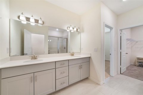 Adosado en venta en Kissimmee, Florida, 4 dormitorios, 173.45 m2 № 2213500 - foto 16