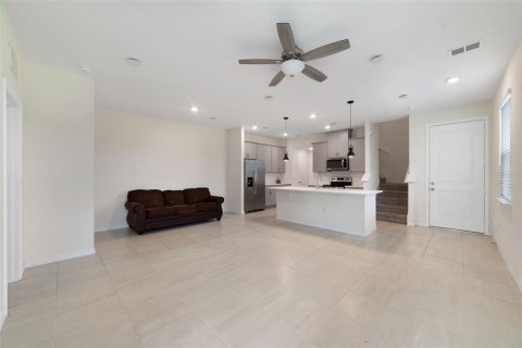 Adosado en venta en Kissimmee, Florida, 4 dormitorios, 173.45 m2 № 2213500 - foto 3