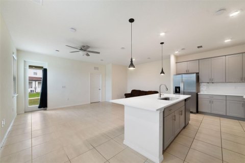 Adosado en venta en Kissimmee, Florida, 4 dormitorios, 173.45 m2 № 2213500 - foto 6