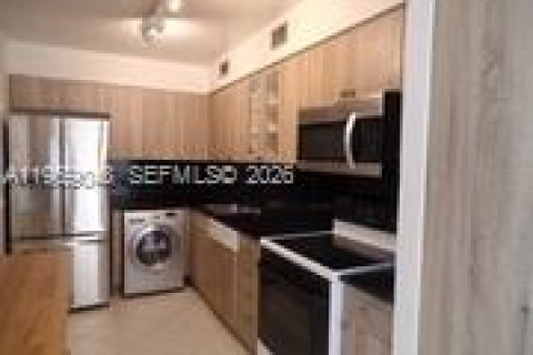 Condominio en alquiler en Miami Beach, Florida, 1 dormitorio, 84.54 m2 № 2017832 - foto 3