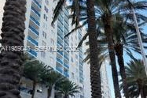 Condominio en Miami Beach, Florida, 1 dormitorio  № 2017832
