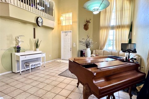 Casa en venta en Pembroke Pines, Florida, 4 dormitorios, 251.67 m2 № 1790631 - foto 3