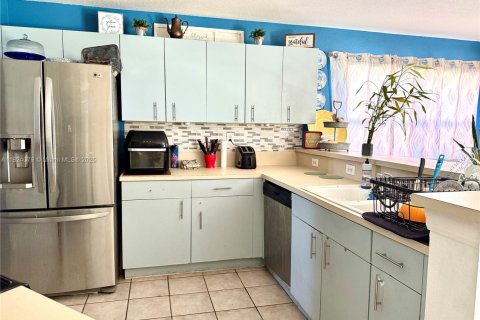 Casa en venta en Pembroke Pines, Florida, 4 dormitorios, 251.67 m2 № 1790631 - foto 8