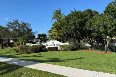 Casa en venta en Pembroke Pines, Florida, 4 dormitorios, 251.67 m2 № 1790631 - foto 26