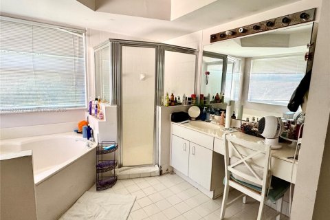 Casa en venta en Pembroke Pines, Florida, 4 dormitorios, 251.67 m2 № 1790631 - foto 22