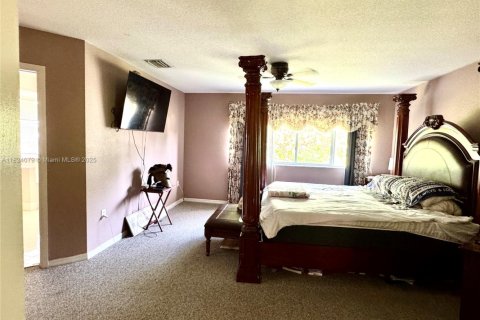 Casa en venta en Pembroke Pines, Florida, 4 dormitorios, 251.67 m2 № 1790631 - foto 19