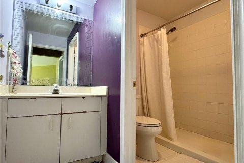 Casa en venta en Pembroke Pines, Florida, 4 dormitorios, 251.67 m2 № 1790631 - foto 13
