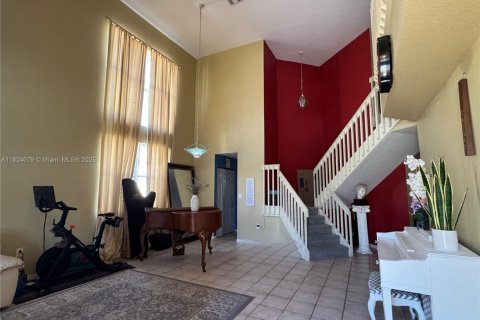 Casa en venta en Pembroke Pines, Florida, 4 dormitorios, 251.67 m2 № 1790631 - foto 4